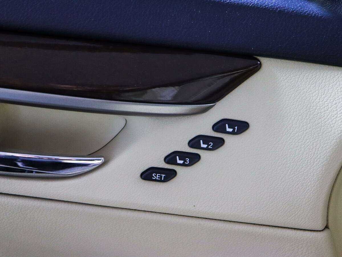 Купить Lexus ES с пробегом. Фото: #22