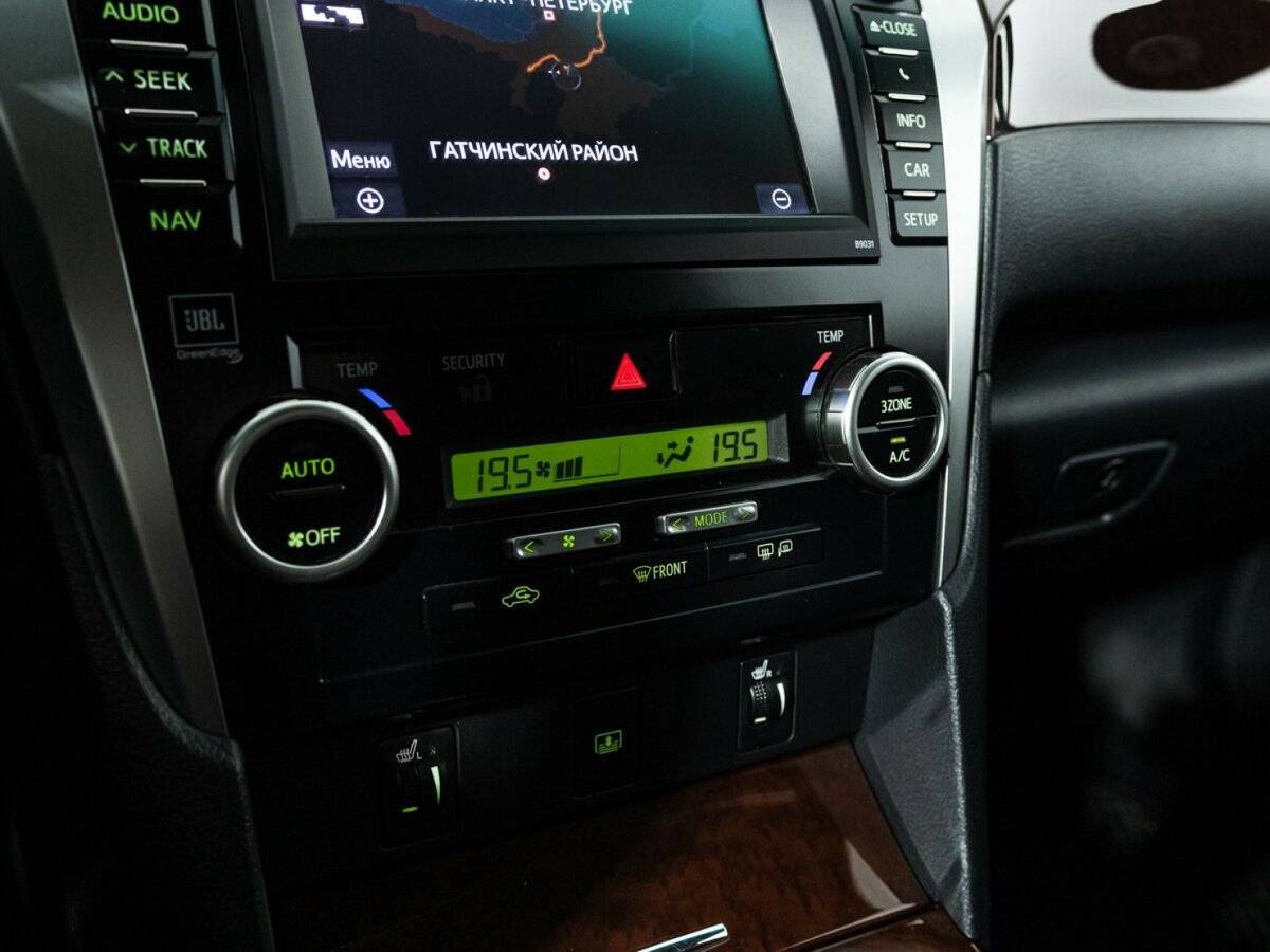 Купить Toyota Camry с пробегом. Фото: #17