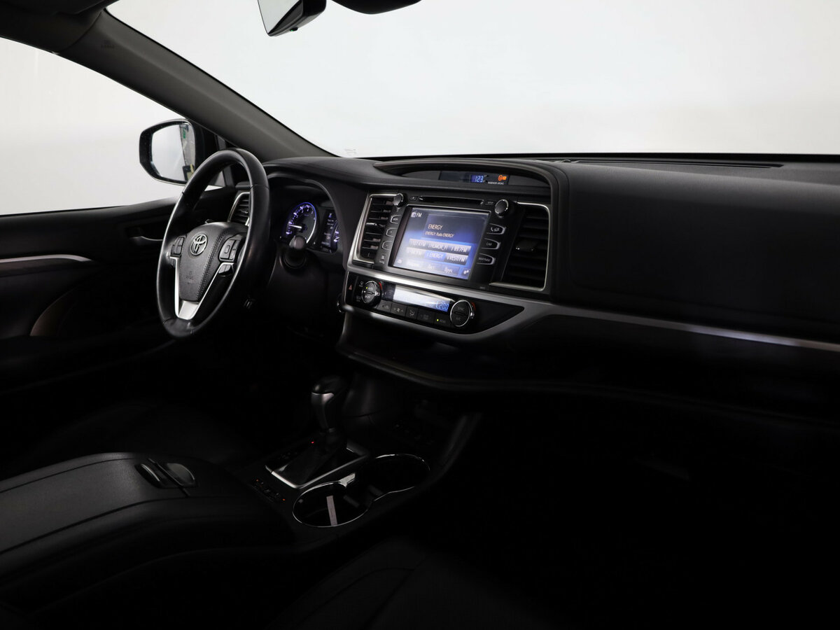 Купить Toyota Highlander с пробегом. Фото: #9