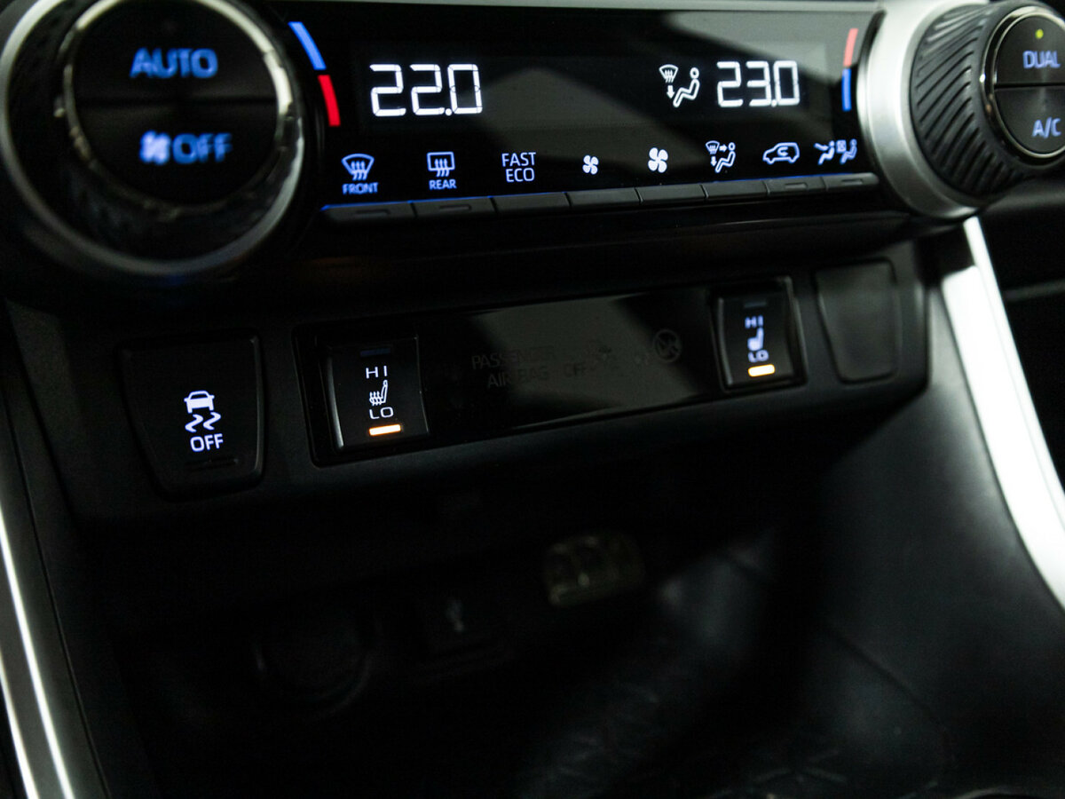 Купить Toyota RAV4 с пробегом. Фото: #14