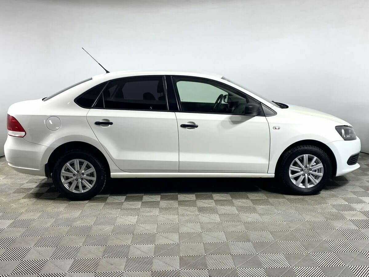 Купить Volkswagen Polo с пробегом. Фото: #2