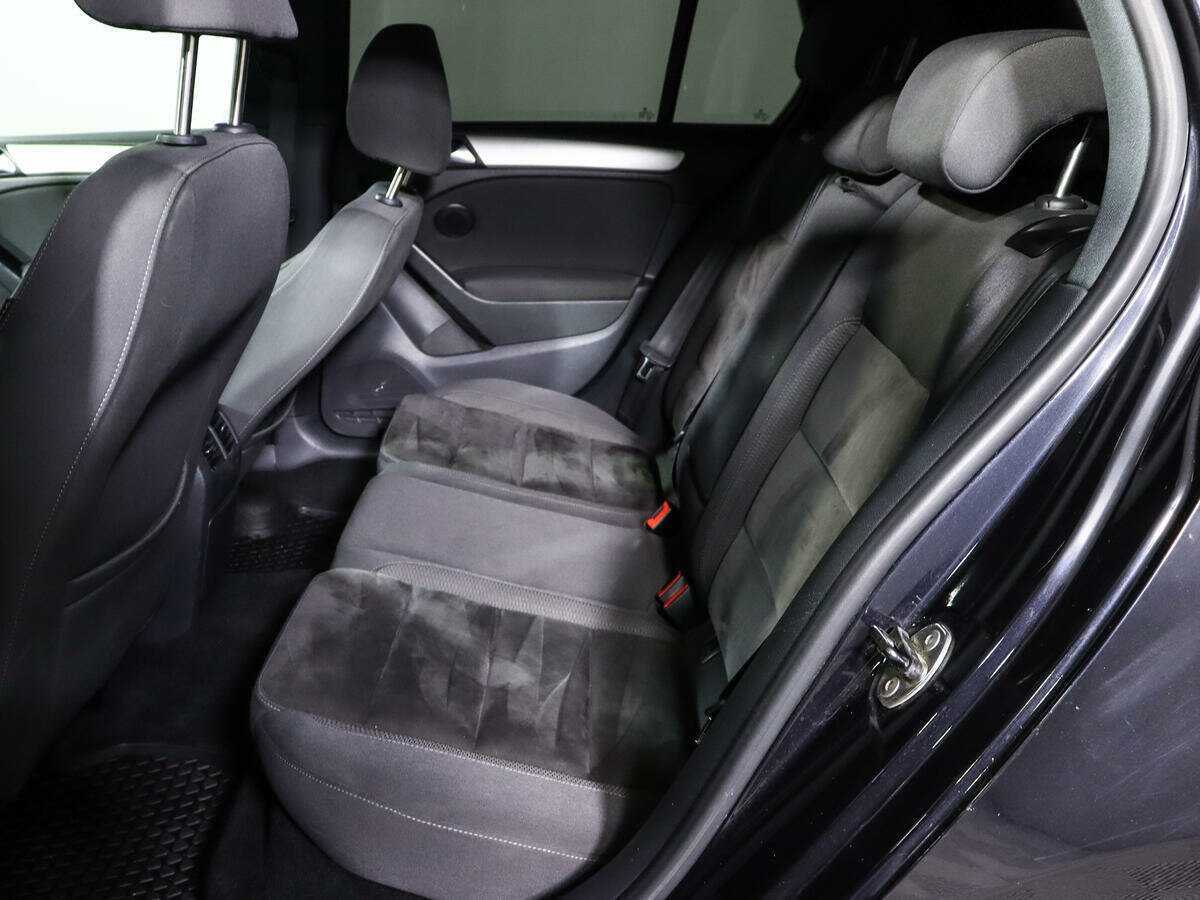 Купить Volkswagen Golf с пробегом. Фото: #9