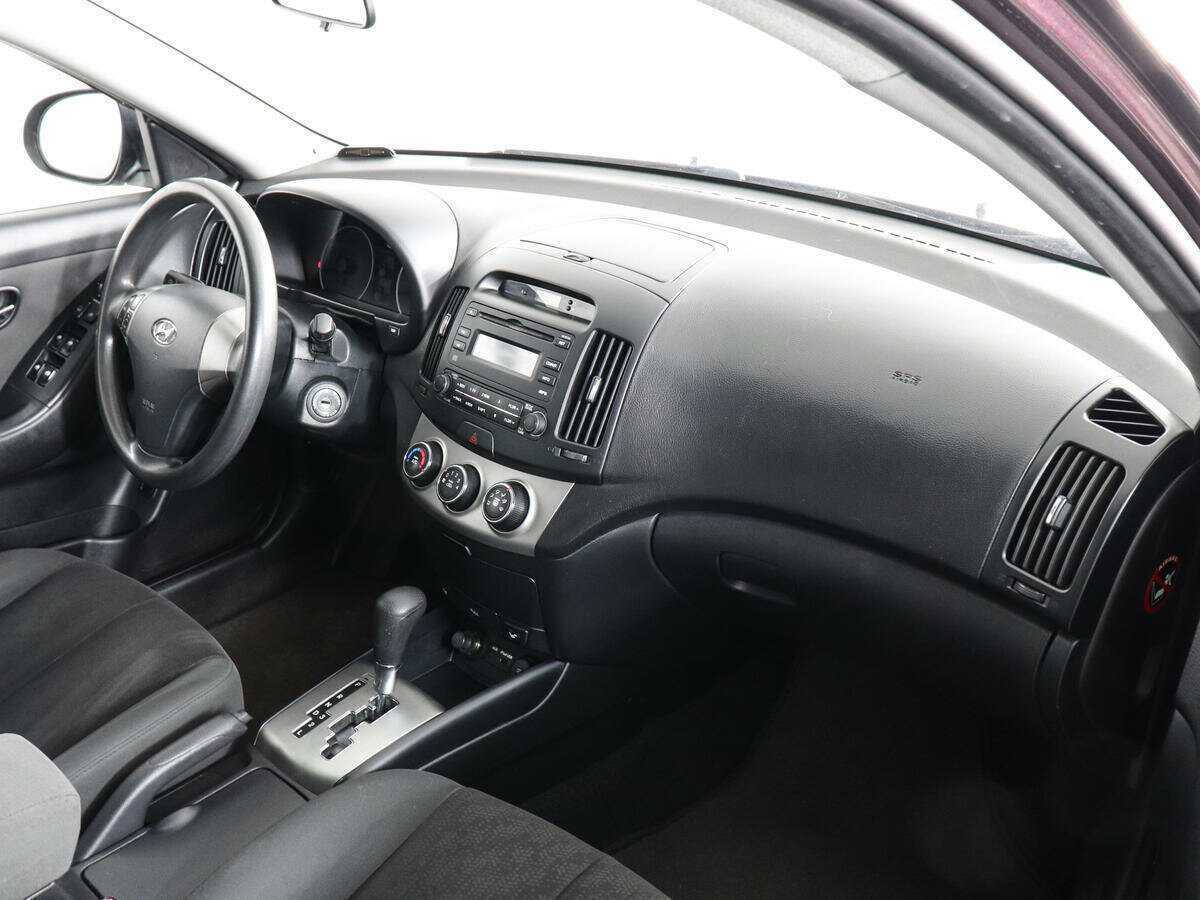Купить Hyundai Elantra с пробегом. Фото: #8