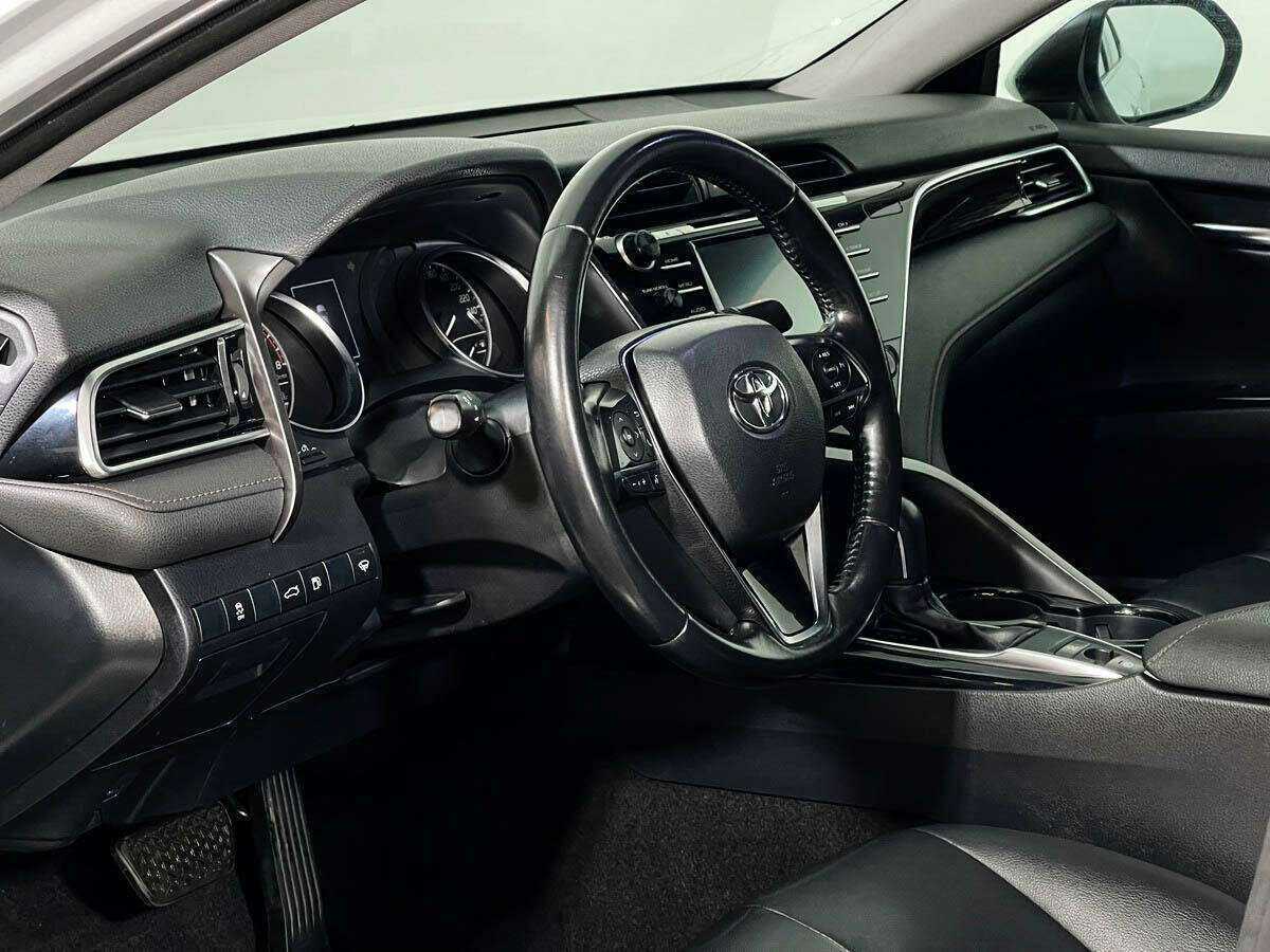 Купить Toyota Camry с пробегом. Фото: #12