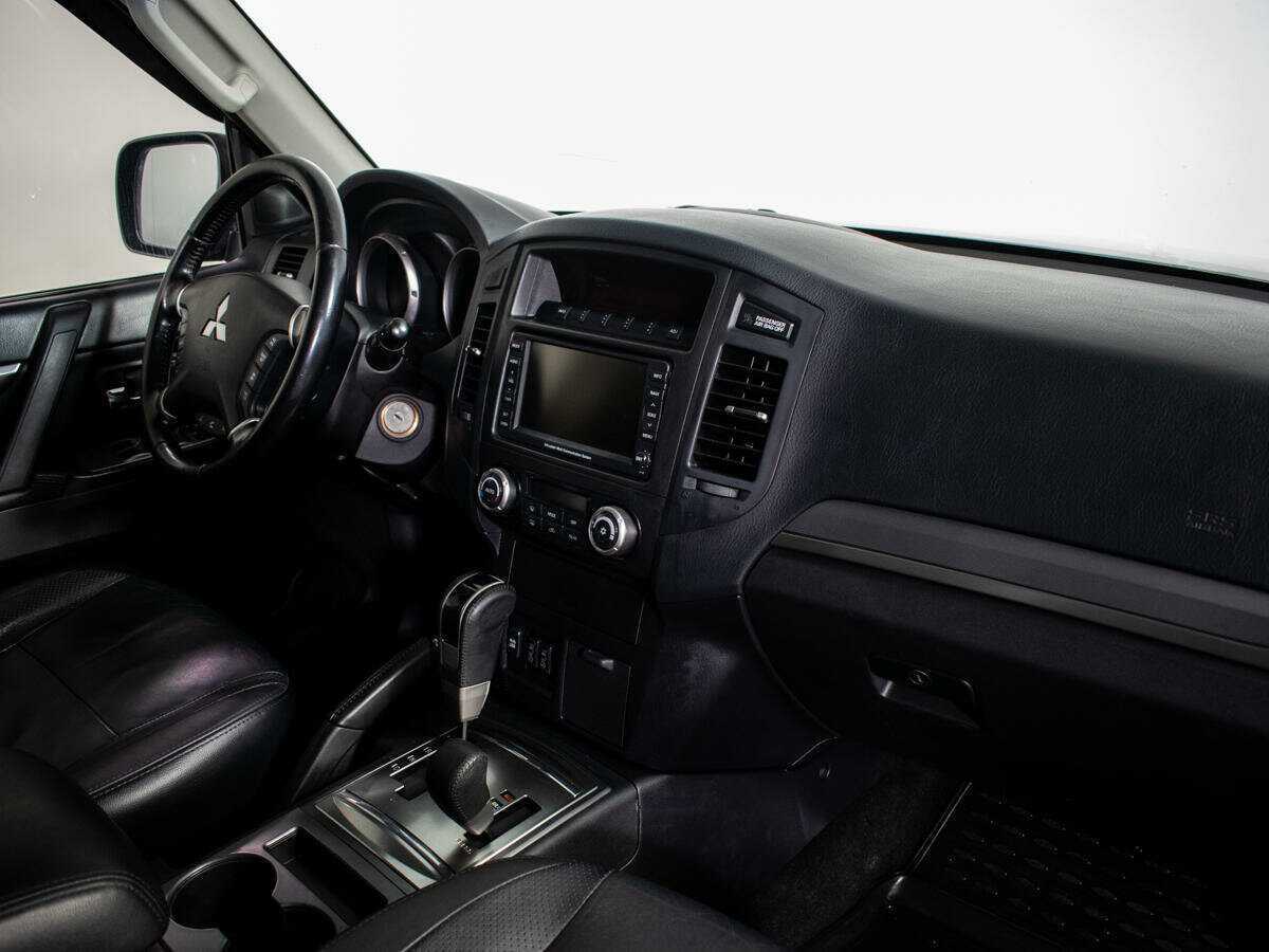 Купить Mitsubishi Pajero с пробегом. Фото: #6