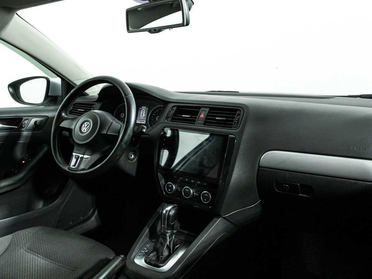 Купить Volkswagen Jetta с пробегом. Фото: #8