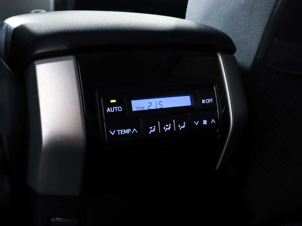 Купить Toyota Land Cruiser Prado с пробегом. Фото: #20