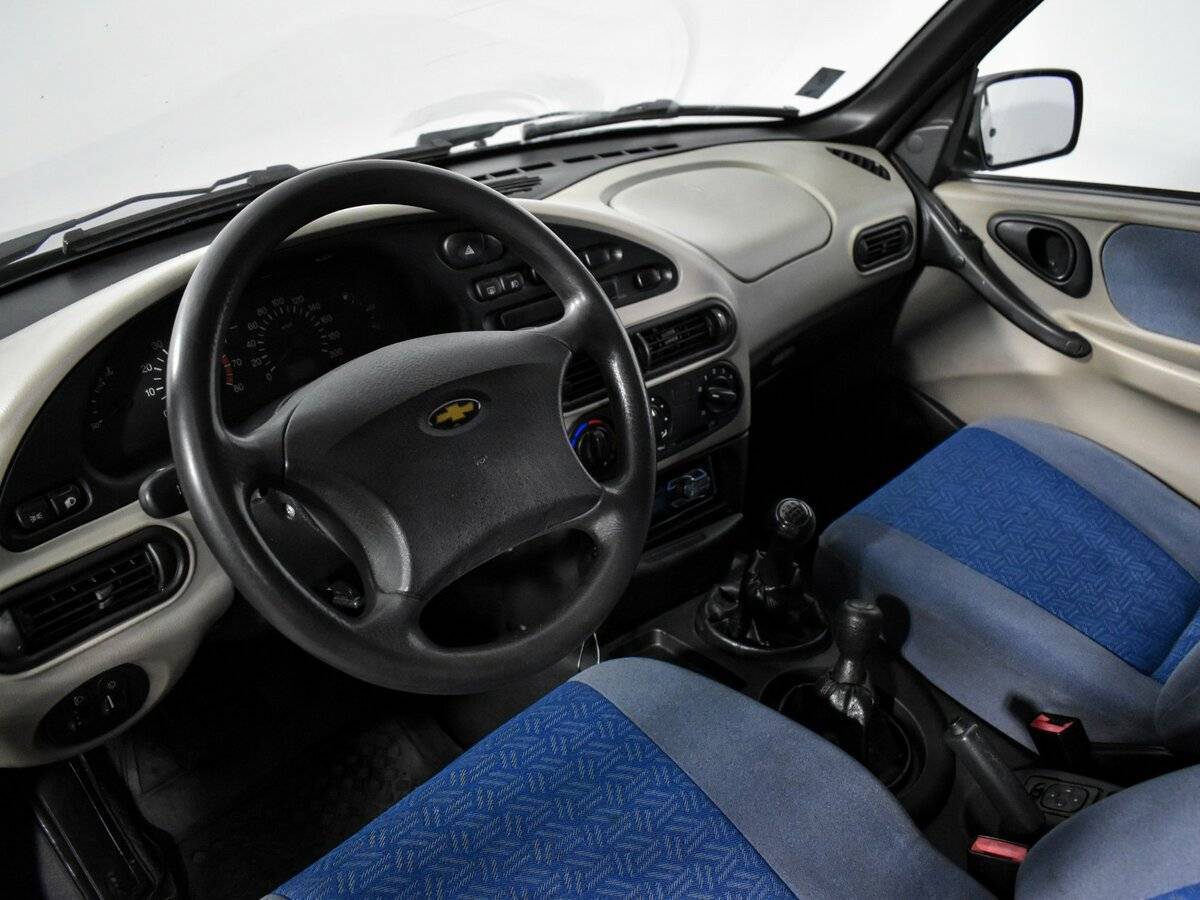 Купить Chevrolet Niva с пробегом. Фото: #8
