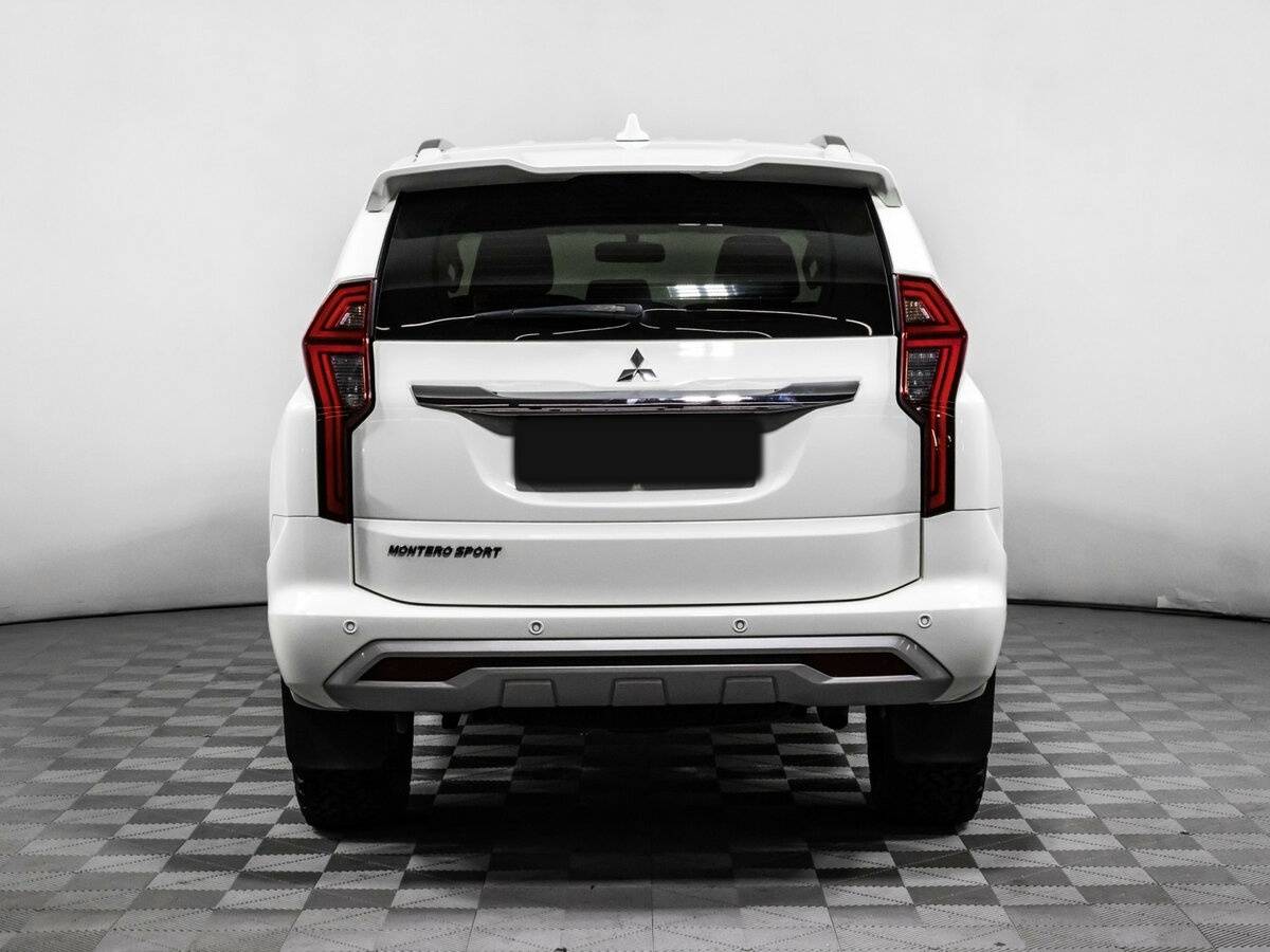 Купить Mitsubishi Montero Sport с пробегом. Фото: #4