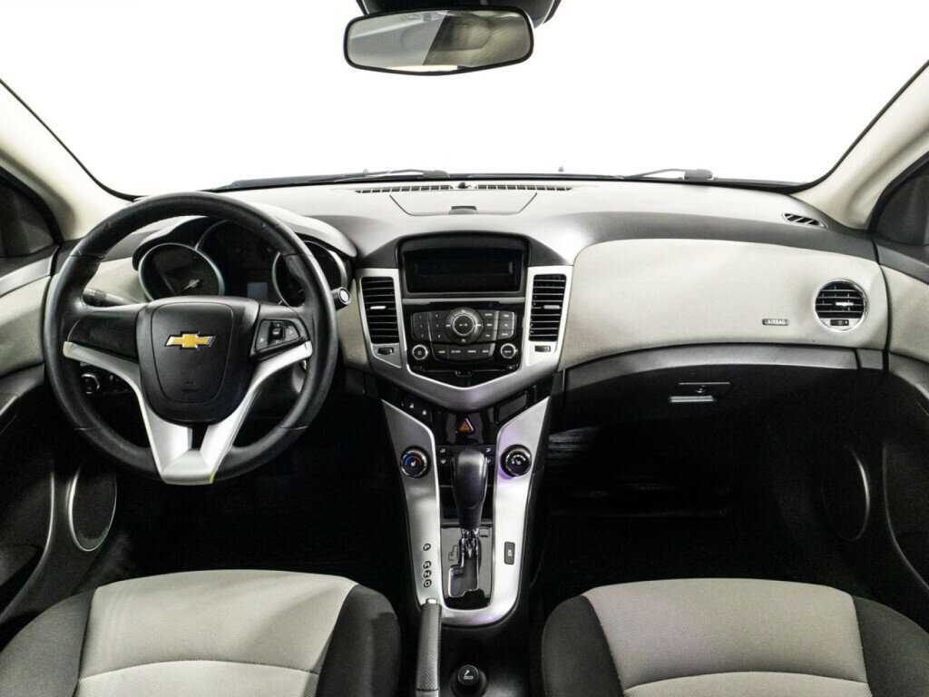Купить Chevrolet Cruze с пробегом. Фото: #11