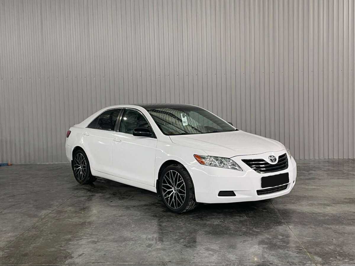 Купить Toyota Camry с пробегом. Фото: #2