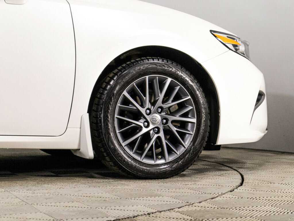 Купить Lexus ES с пробегом. Фото: #19