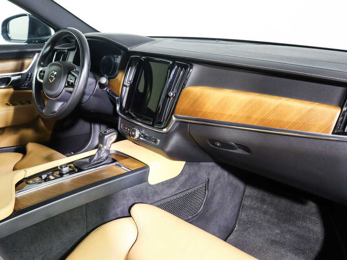 Купить Volvo S90 с пробегом. Фото: #6