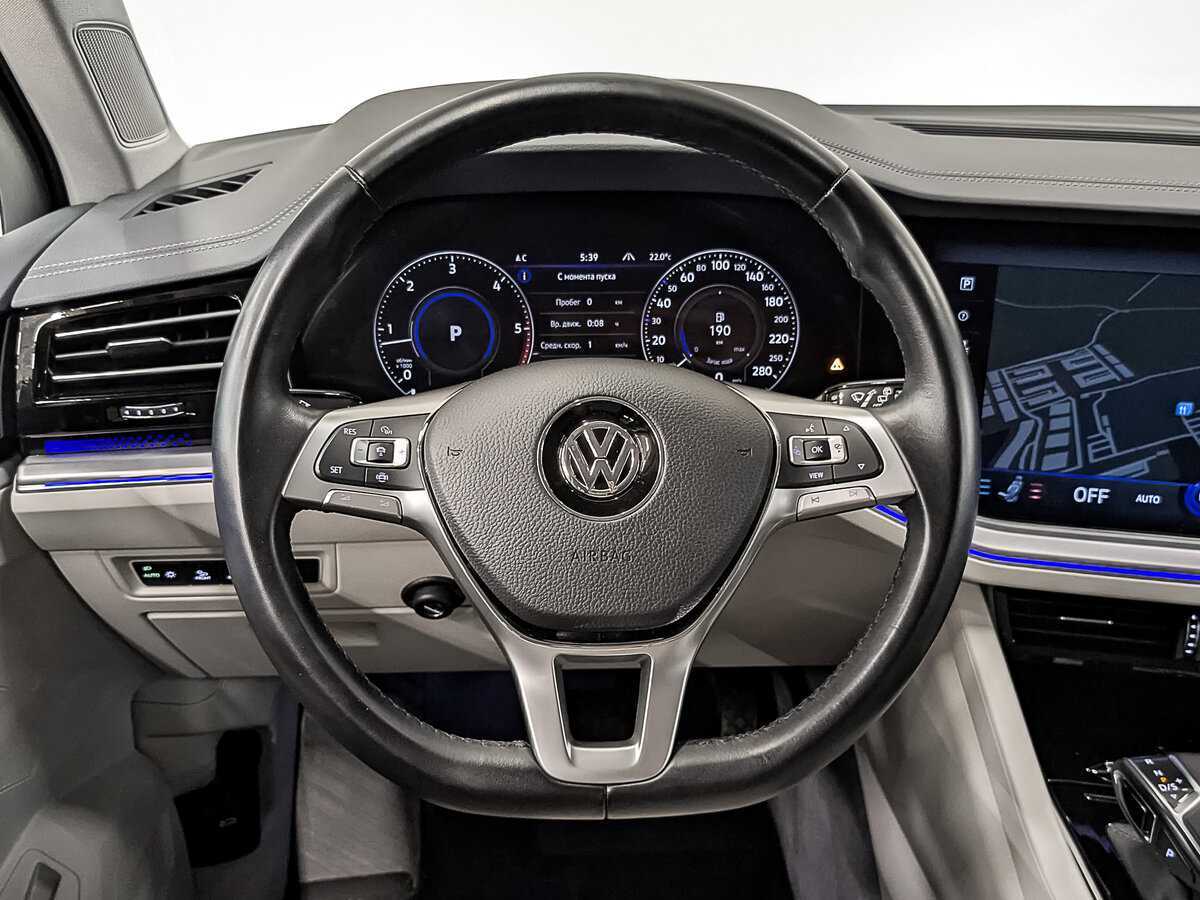 Купить Volkswagen Touareg с пробегом. Фото: #21