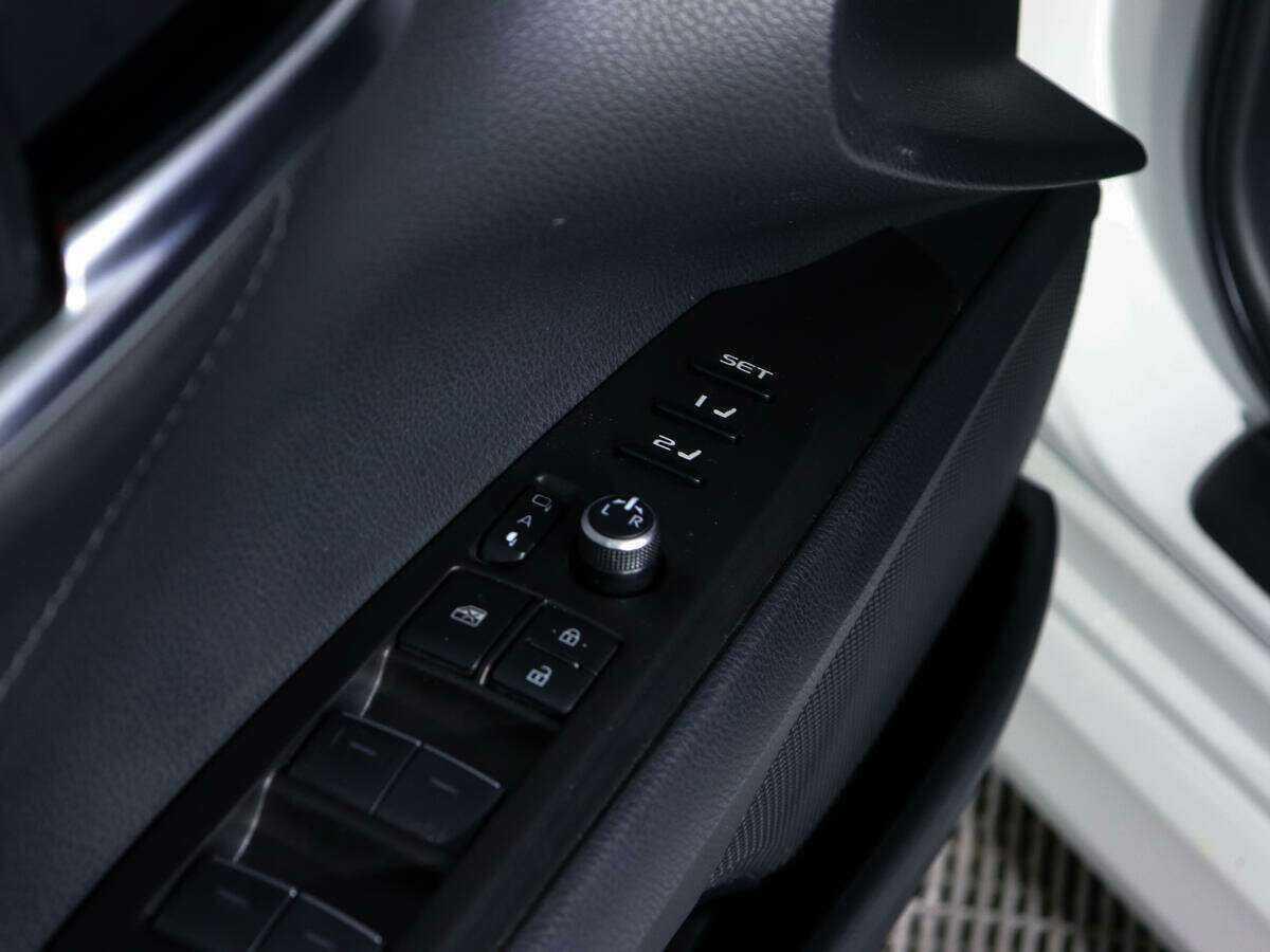 Купить Toyota Camry с пробегом. Фото: #17