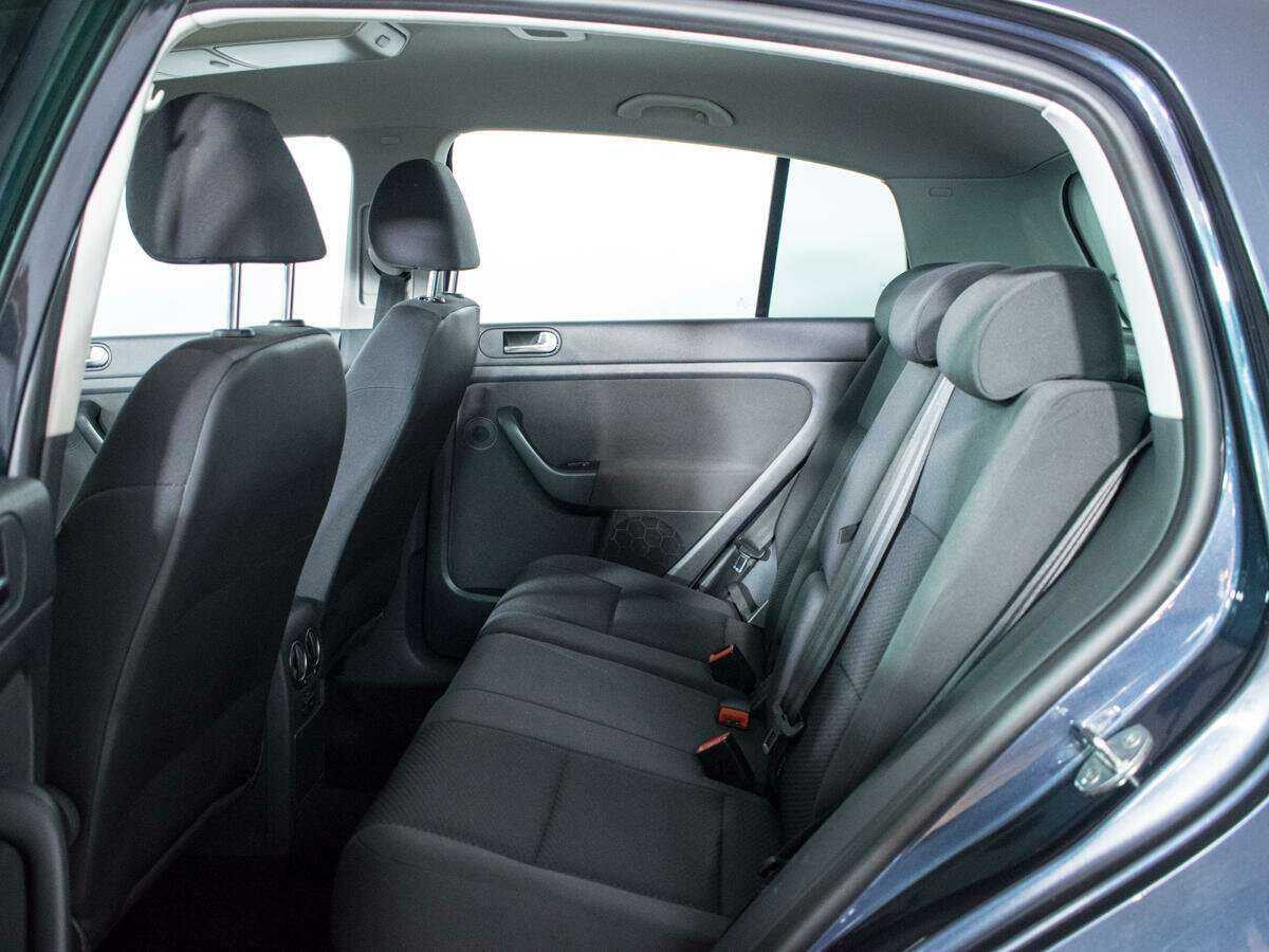 Купить Volkswagen Golf Plus с пробегом. Фото: #9