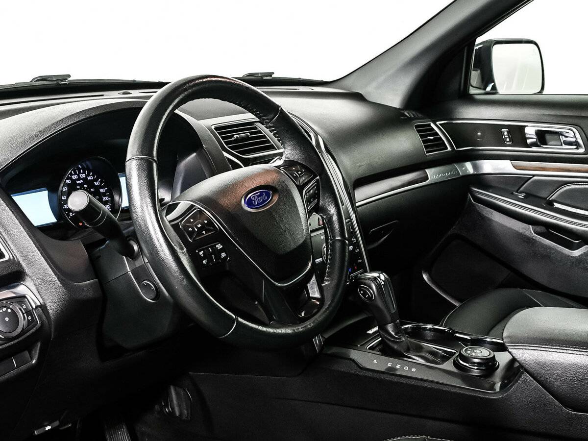 Купить Ford Explorer с пробегом. Фото: #11