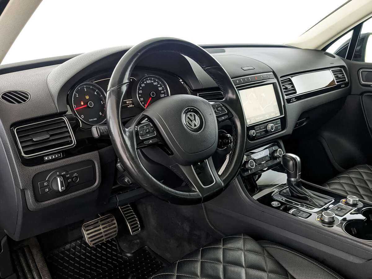 Купить Volkswagen Touareg с пробегом. Фото: #10