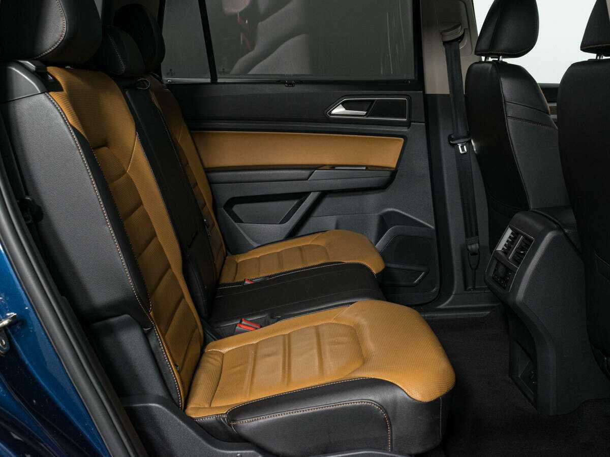 Купить Volkswagen Teramont с пробегом. Фото: #12