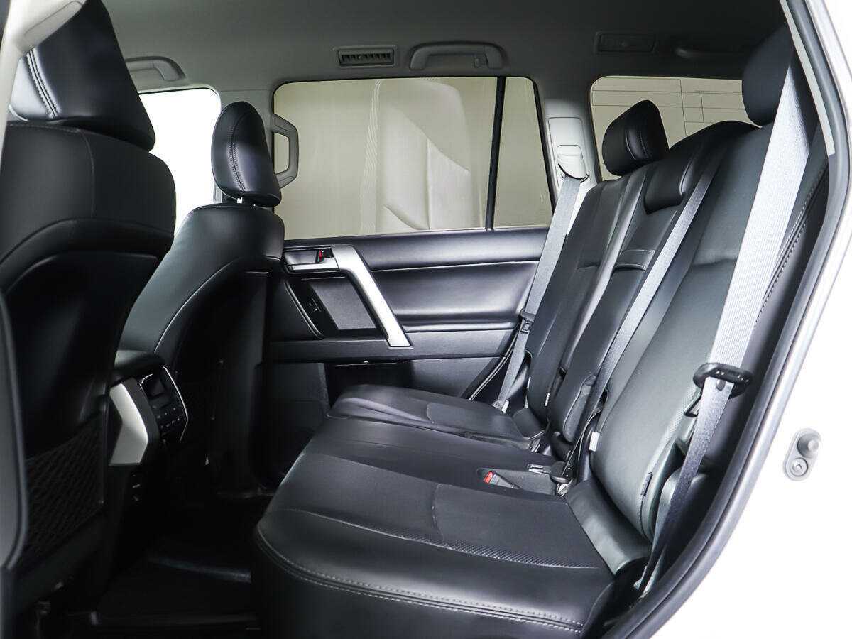 Купить Toyota Land Cruiser Prado с пробегом. Фото: #9