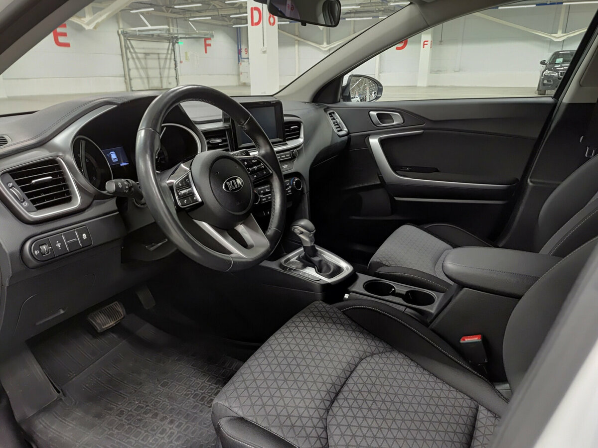 Купить Kia Ceed с пробегом. Фото: #15