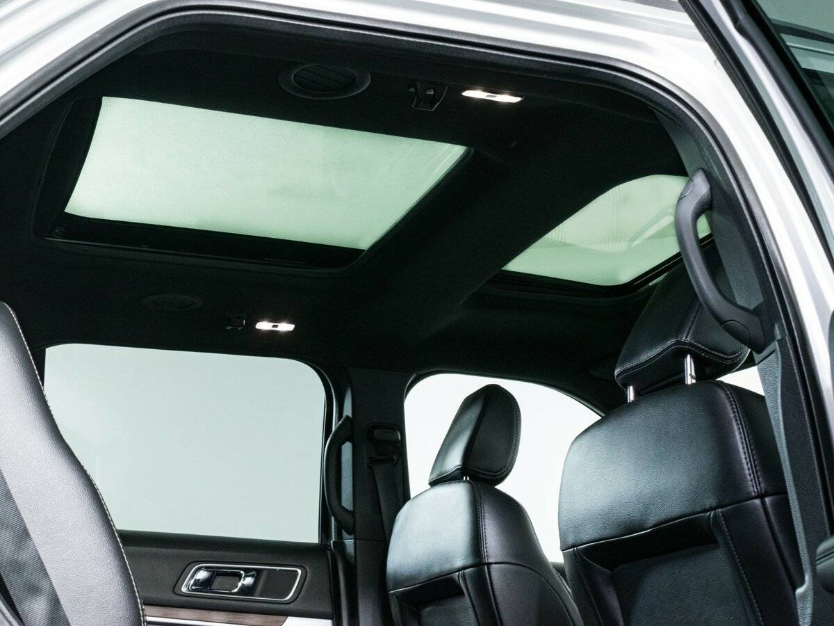 Купить Ford Explorer с пробегом. Фото: #14