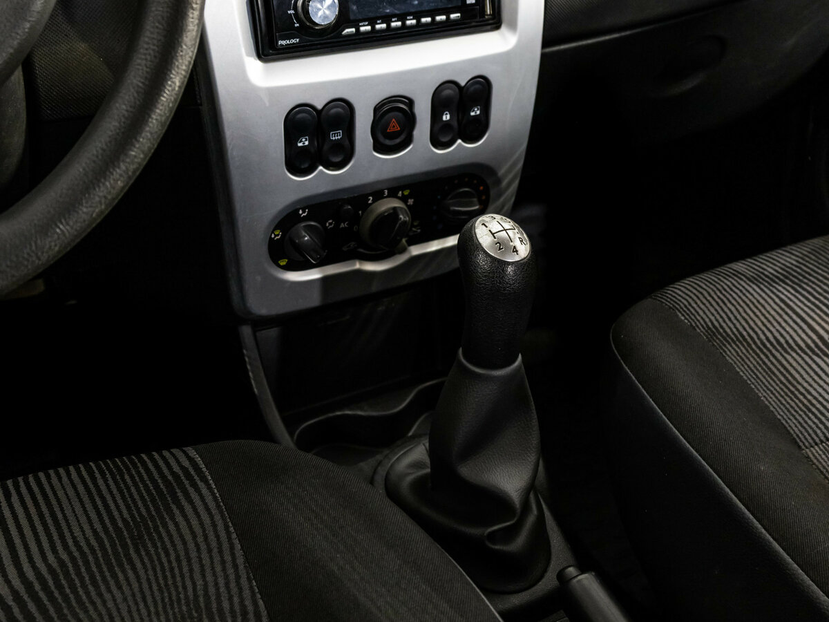 Купить Renault Sandero с пробегом. Фото: #8