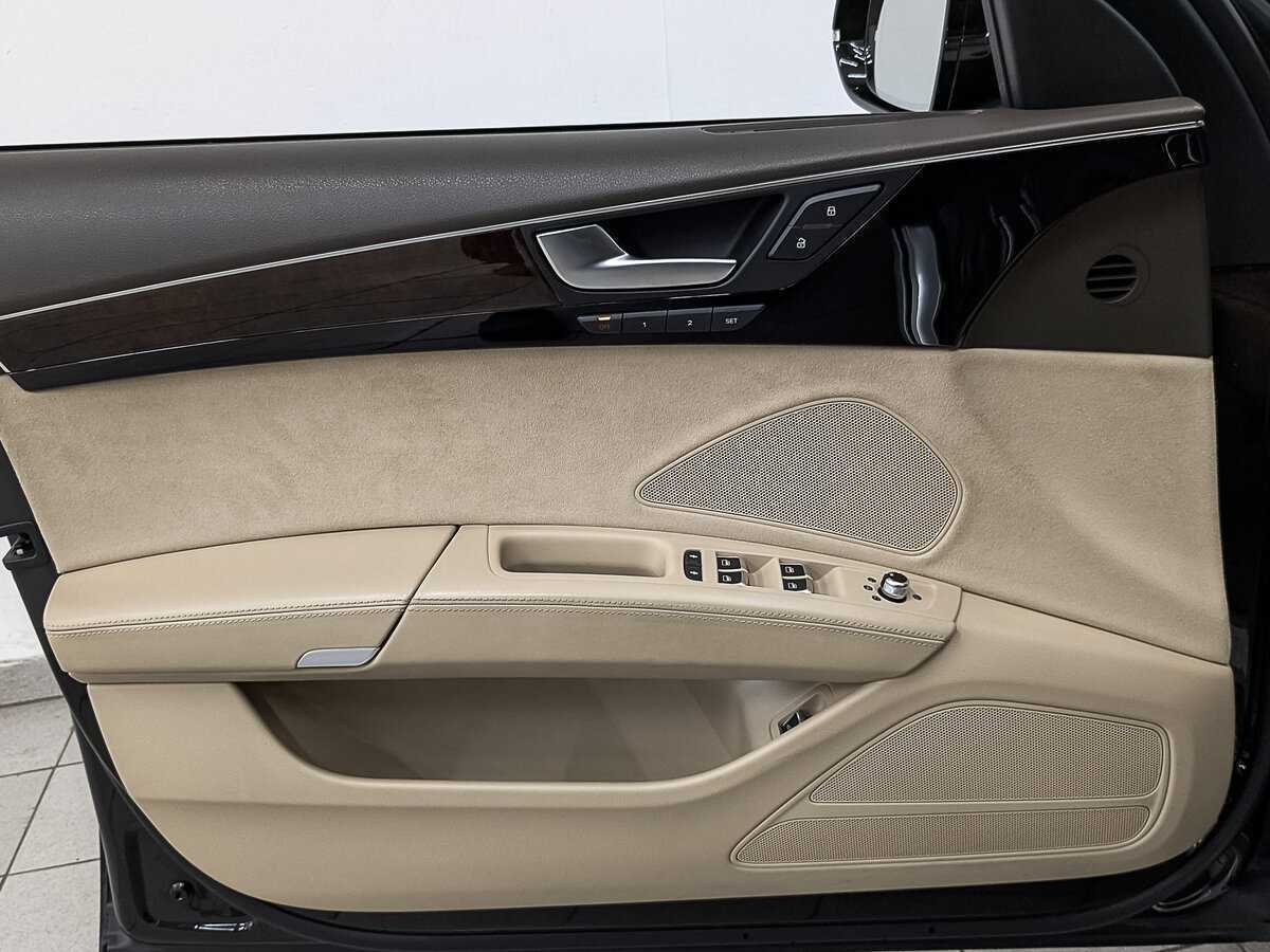 Купить Audi A8 с пробегом. Фото: #18