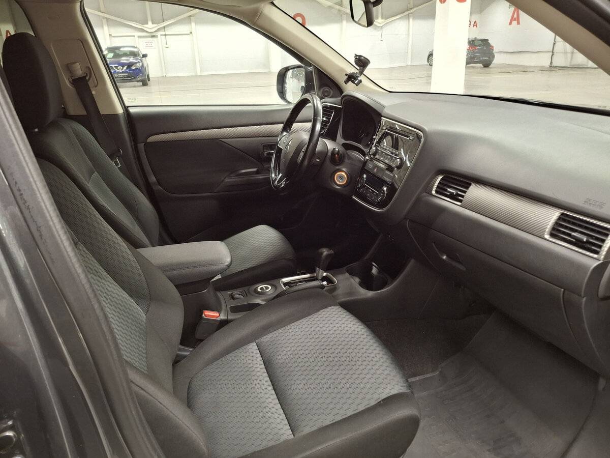 Купить Mitsubishi Outlander с пробегом. Фото: #9