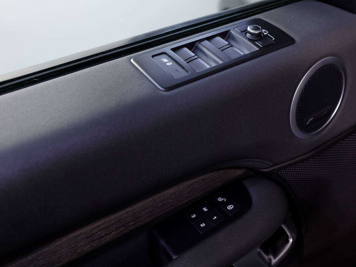 Купить Land Rover Discovery с пробегом. Фото: #21