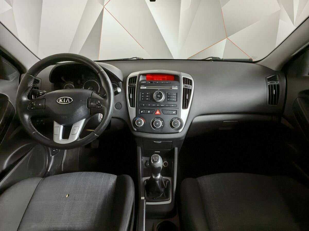 Купить Kia Ceed с пробегом. Фото: #9