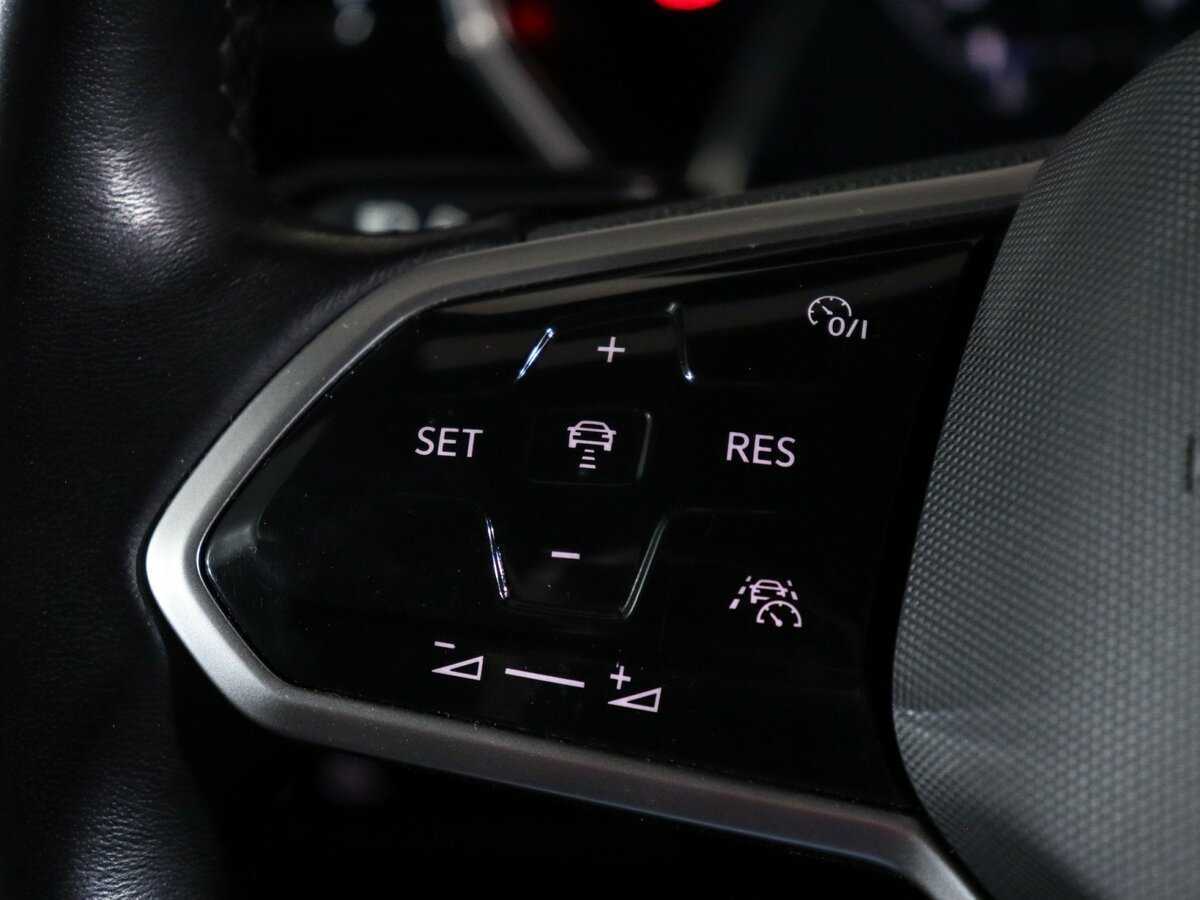 Купить Volkswagen Touareg с пробегом. Фото: #23