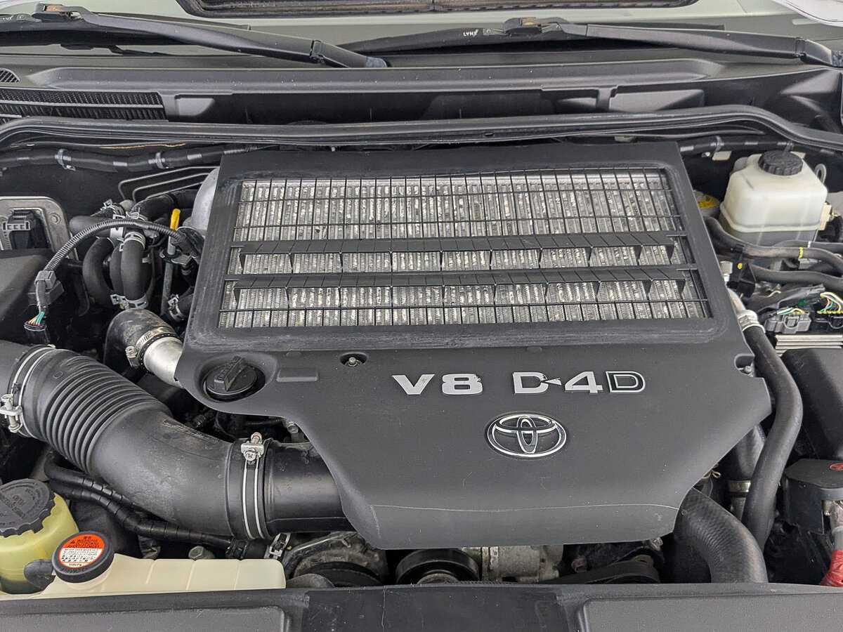 Купить Toyota Land Cruiser с пробегом. Фото: #8