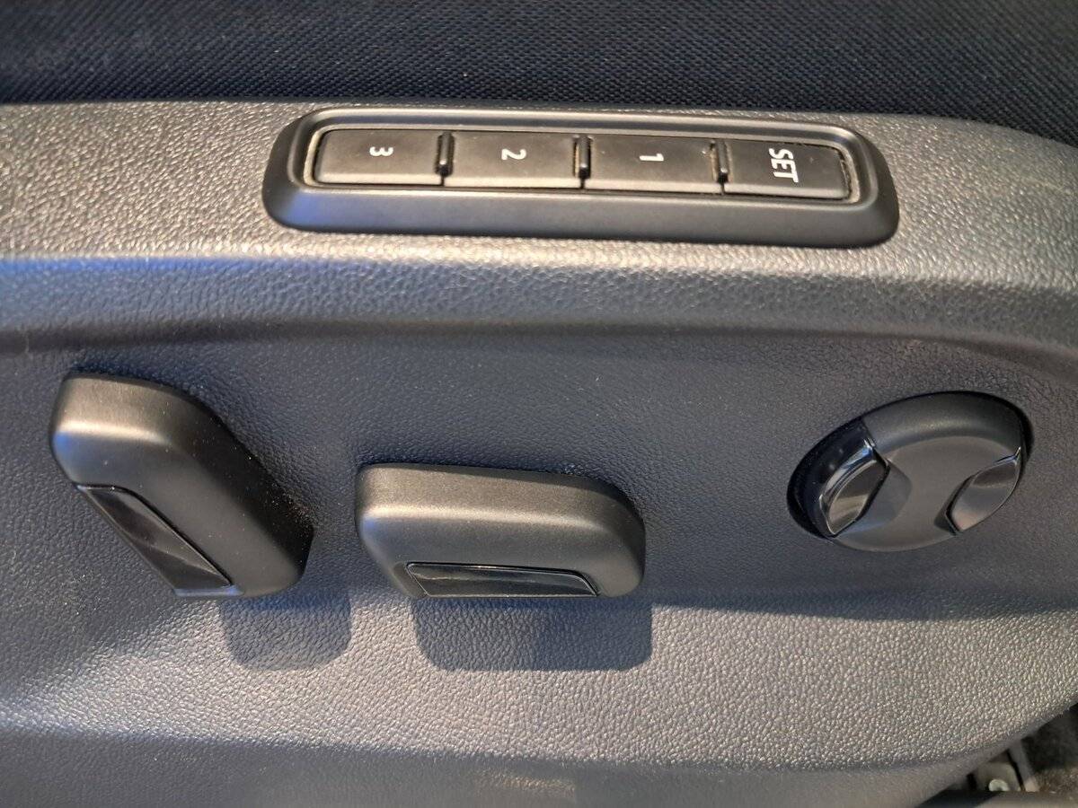 Купить Volkswagen Tiguan с пробегом. Фото: #19