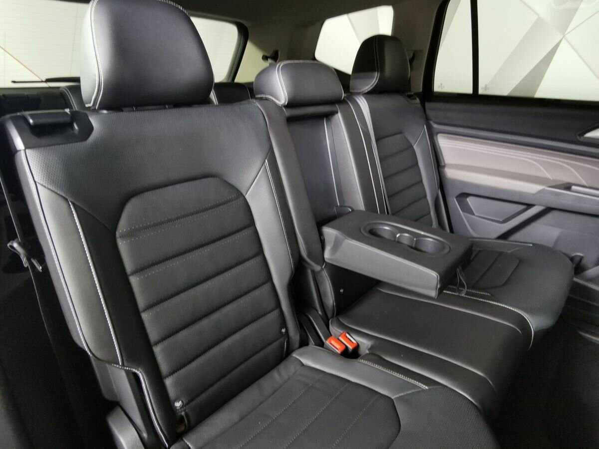 Купить Volkswagen Teramont с пробегом. Фото: #12