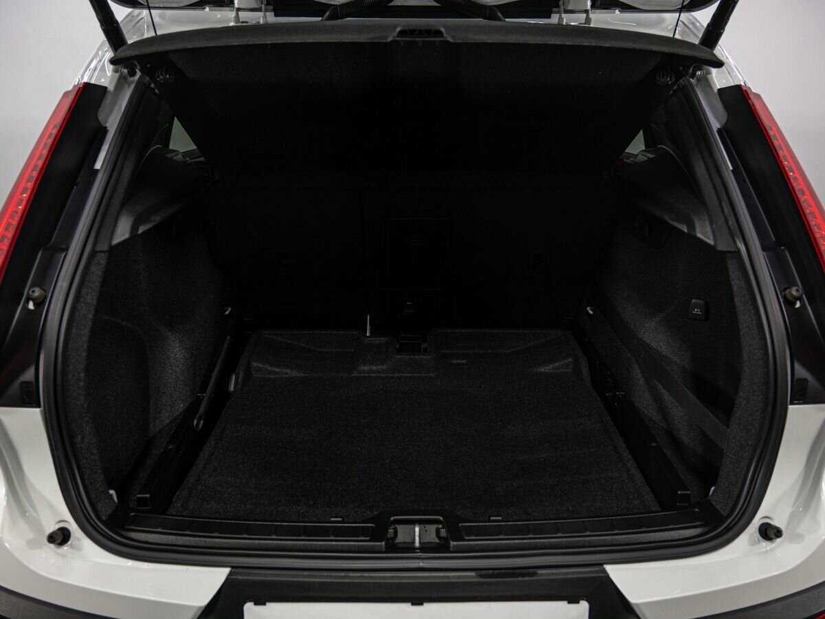 Купить Volvo XC40 с пробегом. Фото: #22