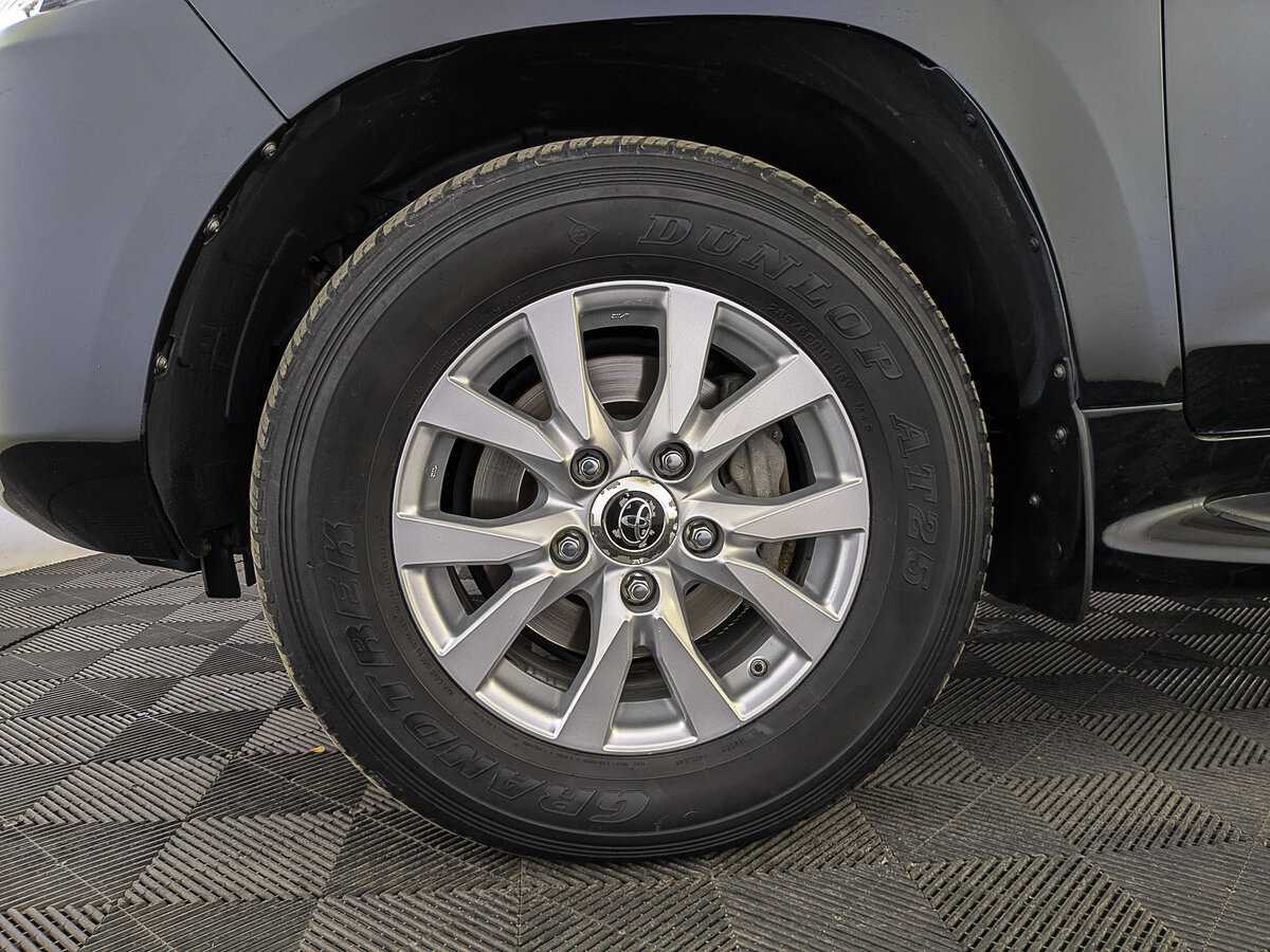 Купить Toyota Land Cruiser с пробегом. Фото: #11