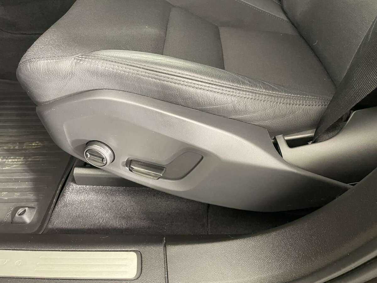 Купить Volvo XC60 с пробегом. Фото: #9