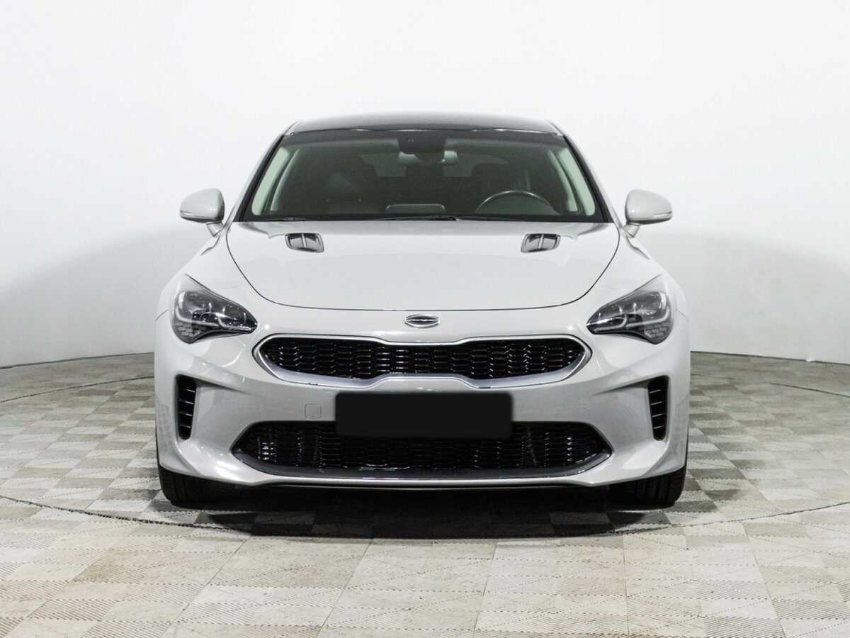 Купить Kia Stinger с пробегом. Фото: #1