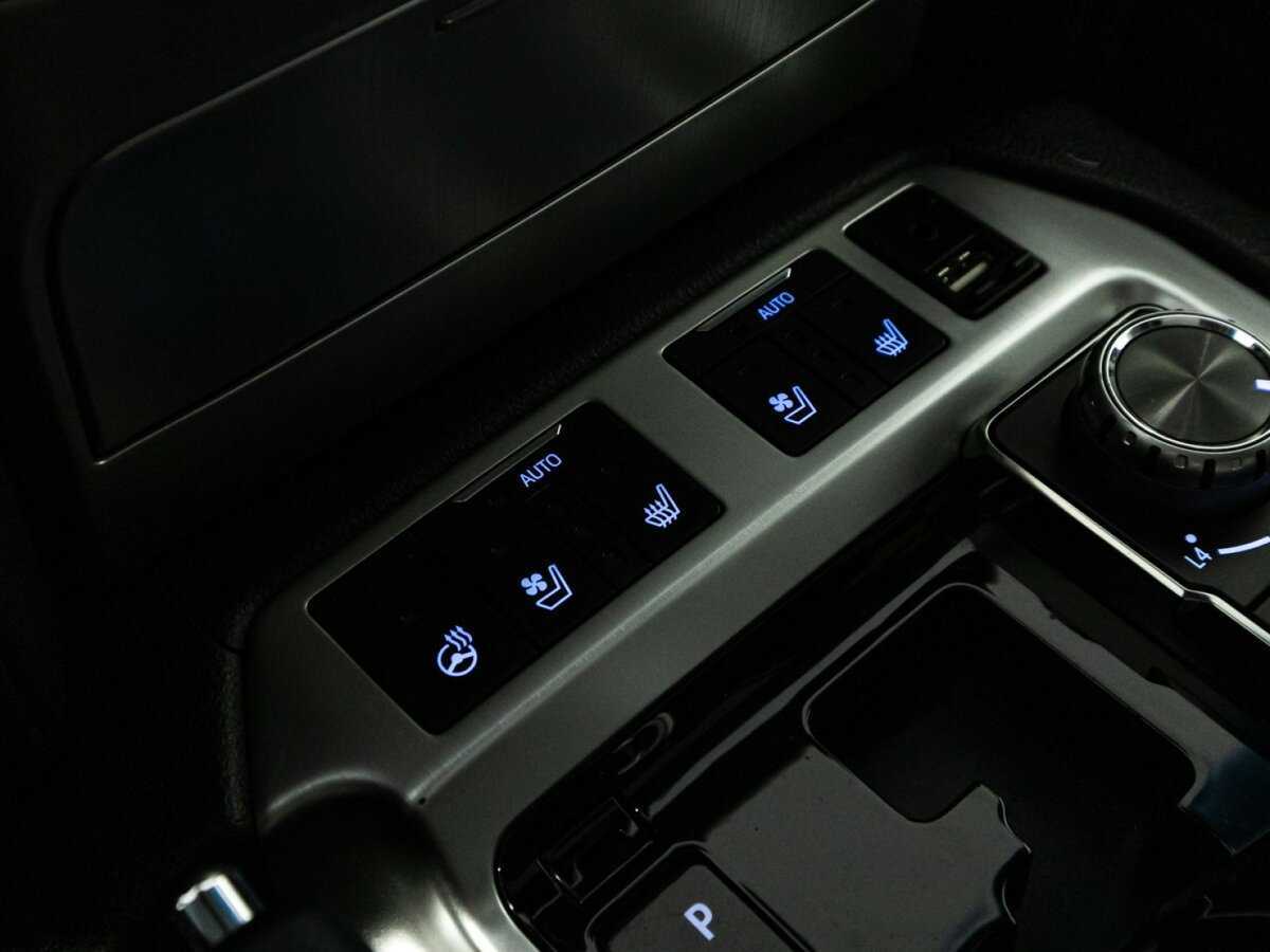 Купить Toyota Land Cruiser с пробегом. Фото: #23
