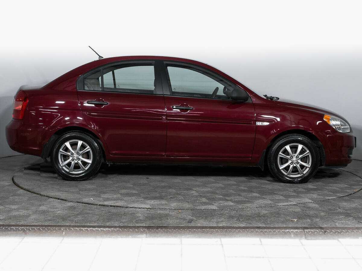 Купить Hyundai Verna с пробегом. Фото: #3