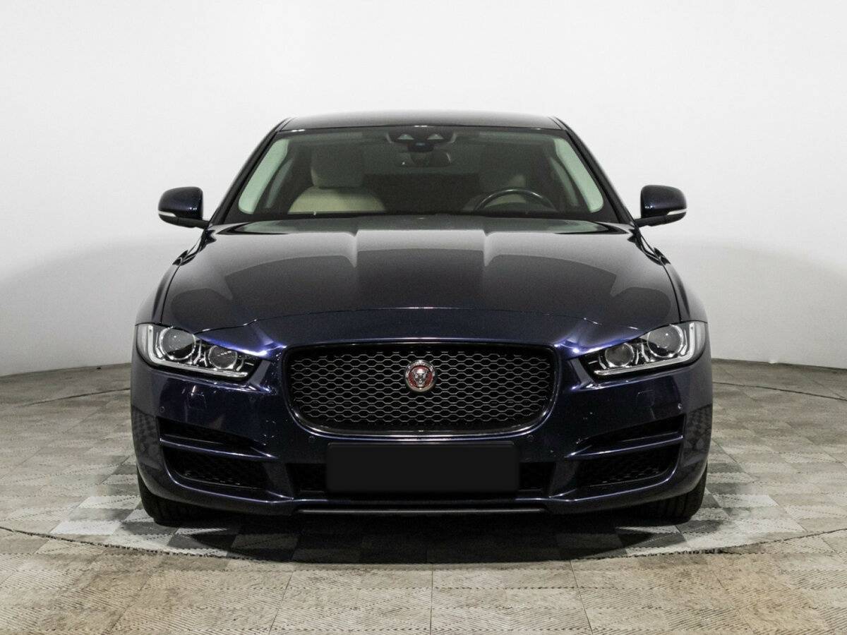 Купить Jaguar XE с пробегом. Фото: #1