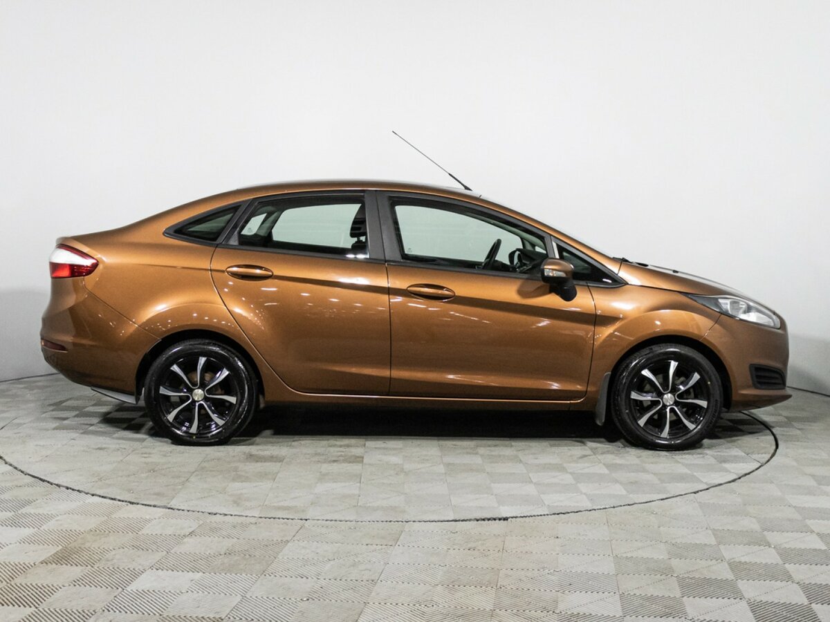 Купить Ford Fiesta с пробегом. Фото: #3
