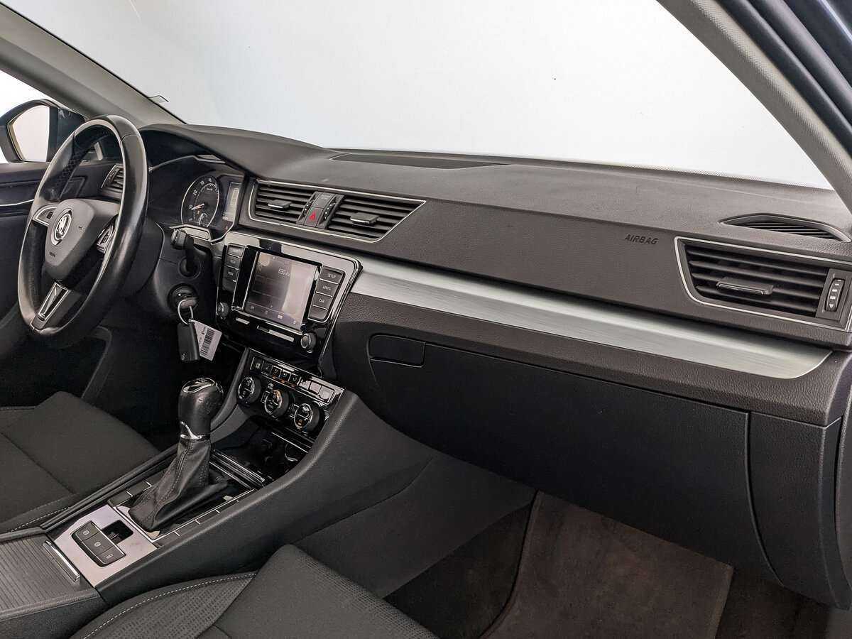 Купить Skoda Superb с пробегом. Фото: #8