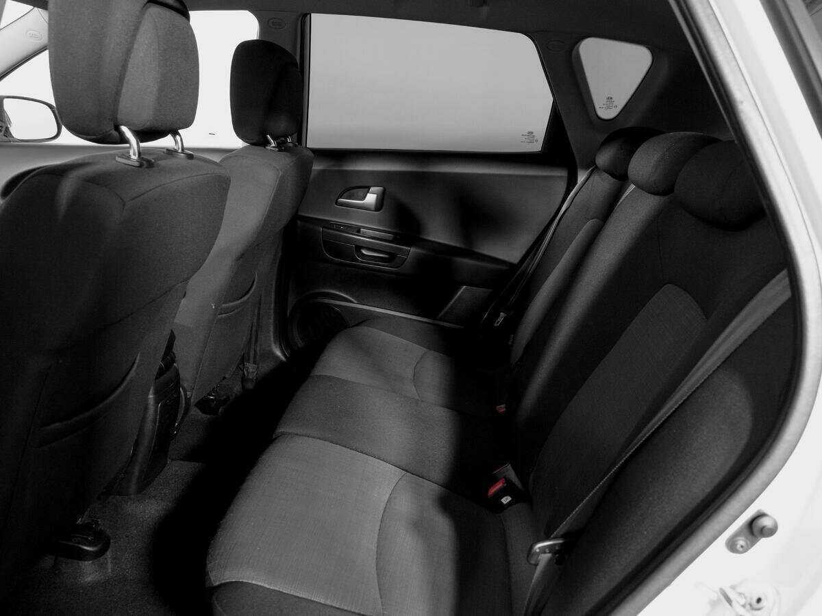 Купить Kia Ceed с пробегом. Фото: #9