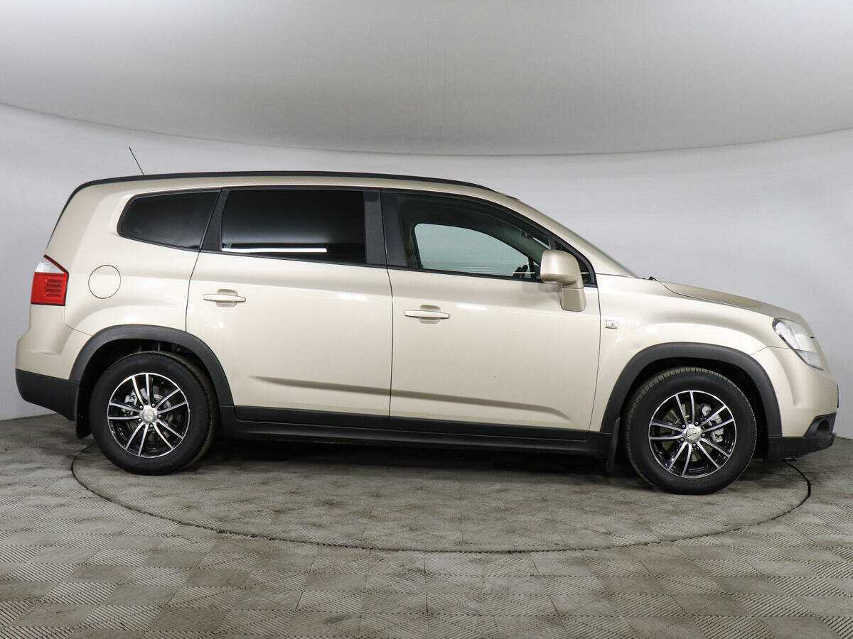 Купить Chevrolet Orlando с пробегом. Фото: #3