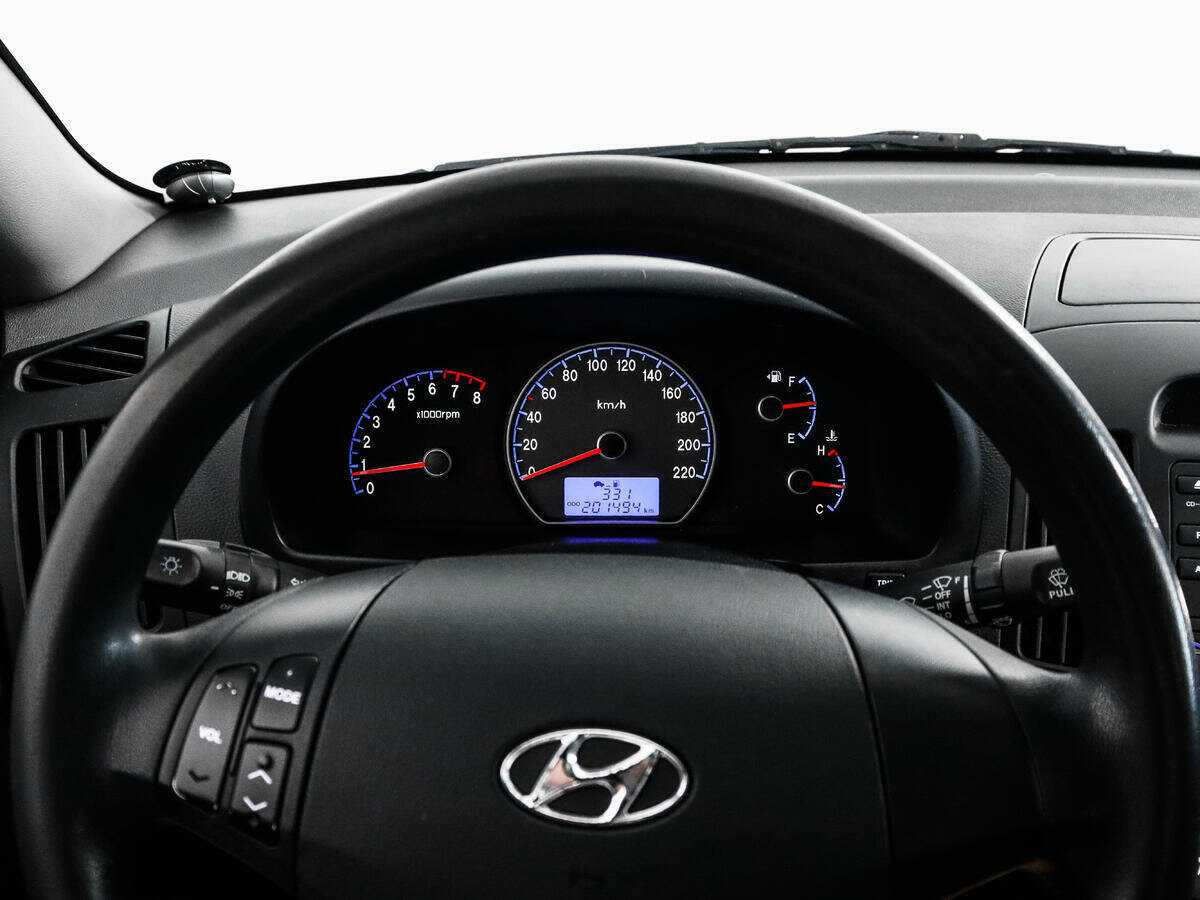 Купить Hyundai Elantra с пробегом. Фото: #14