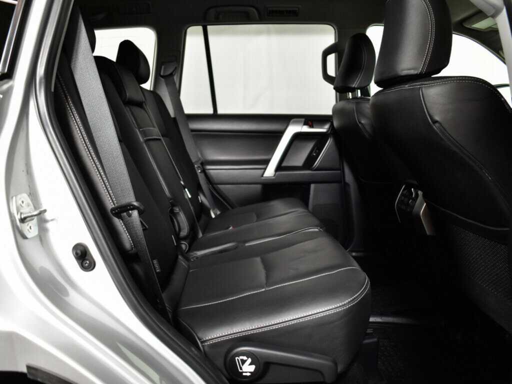Купить Toyota Land Cruiser Prado с пробегом. Фото: #7
