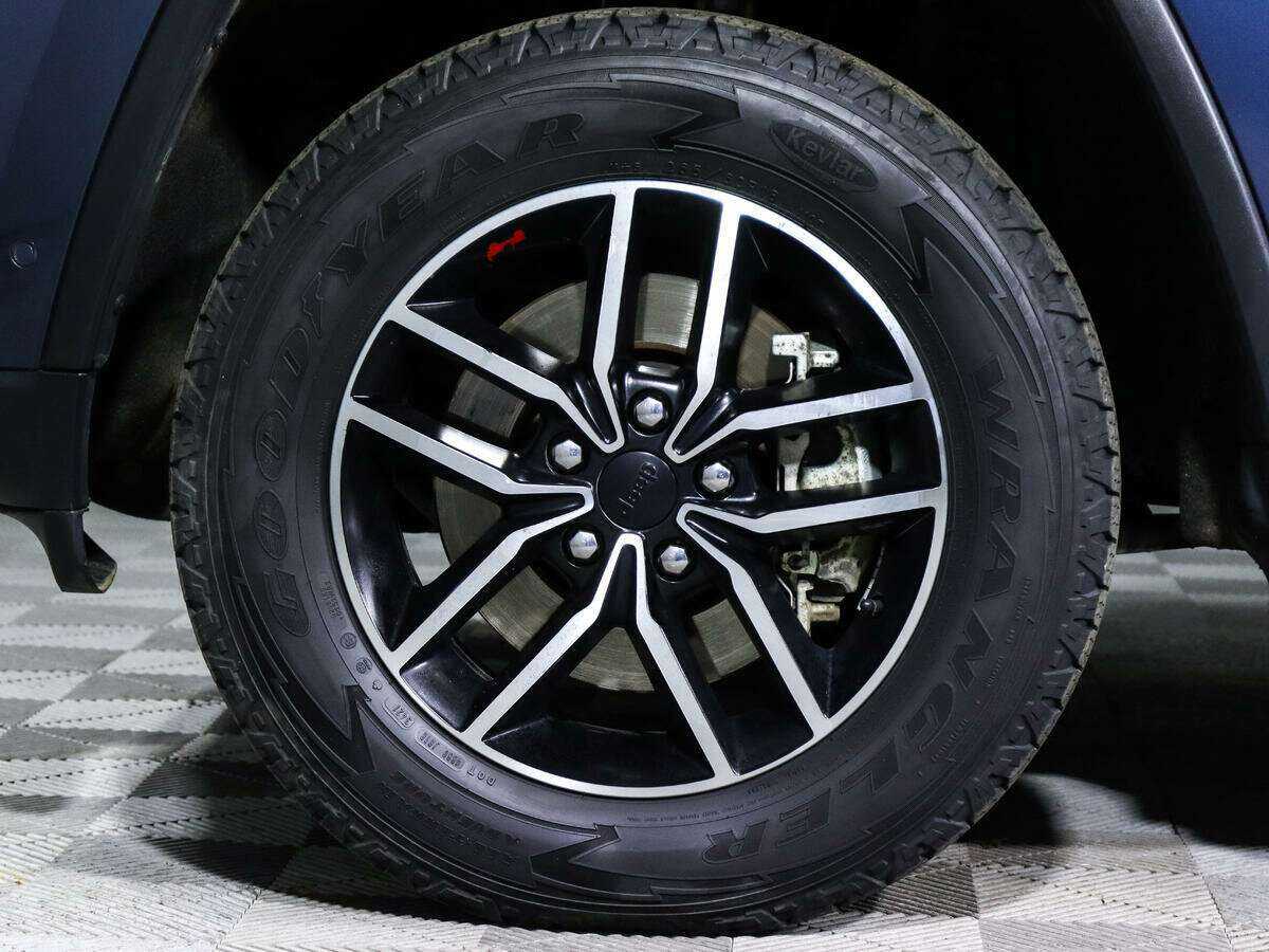 Купить Jeep Grand Cherokee с пробегом. Фото: #23