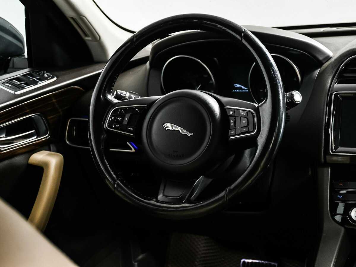 Купить Jaguar F-Pace с пробегом. Фото: #15